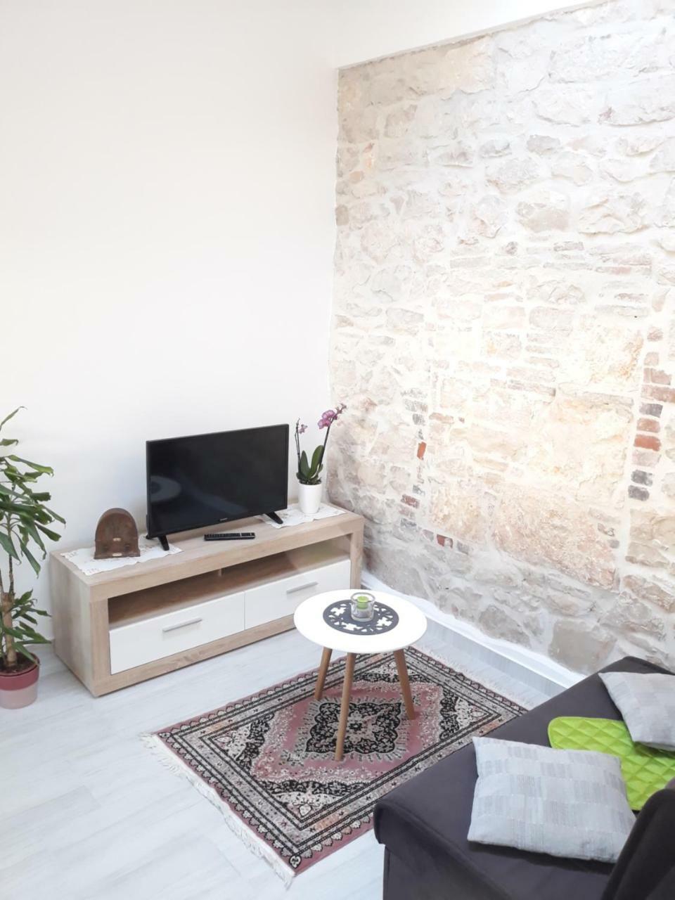 Amalia Apartment Umag Exterior photo